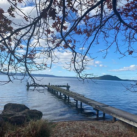 Zodiac Bay Lake Retreat Роторуа Экстерьер фото