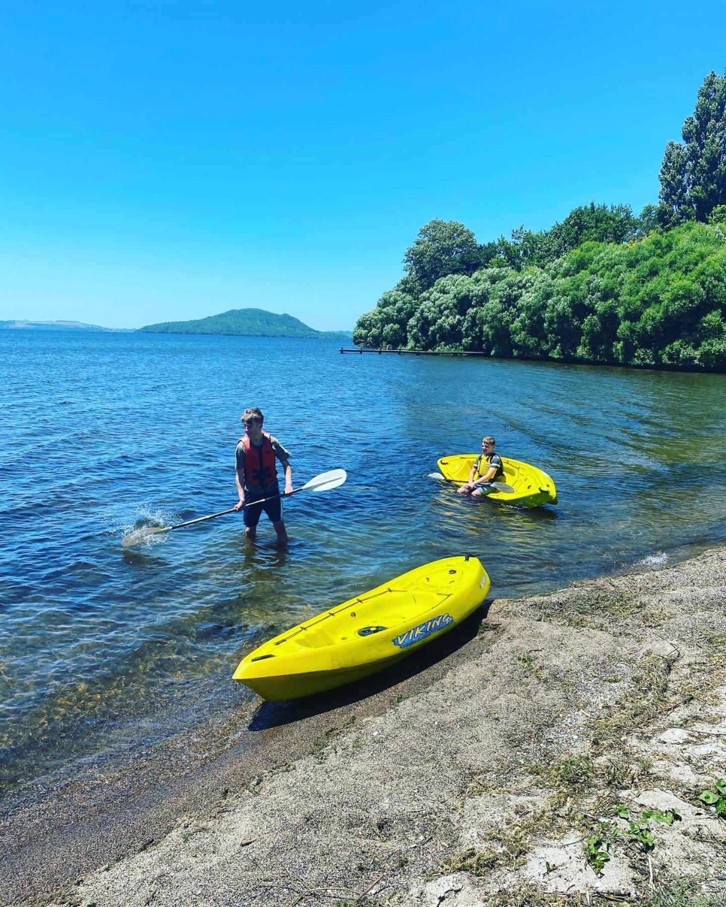 Zodiac Bay Lake Retreat Роторуа Экстерьер фото