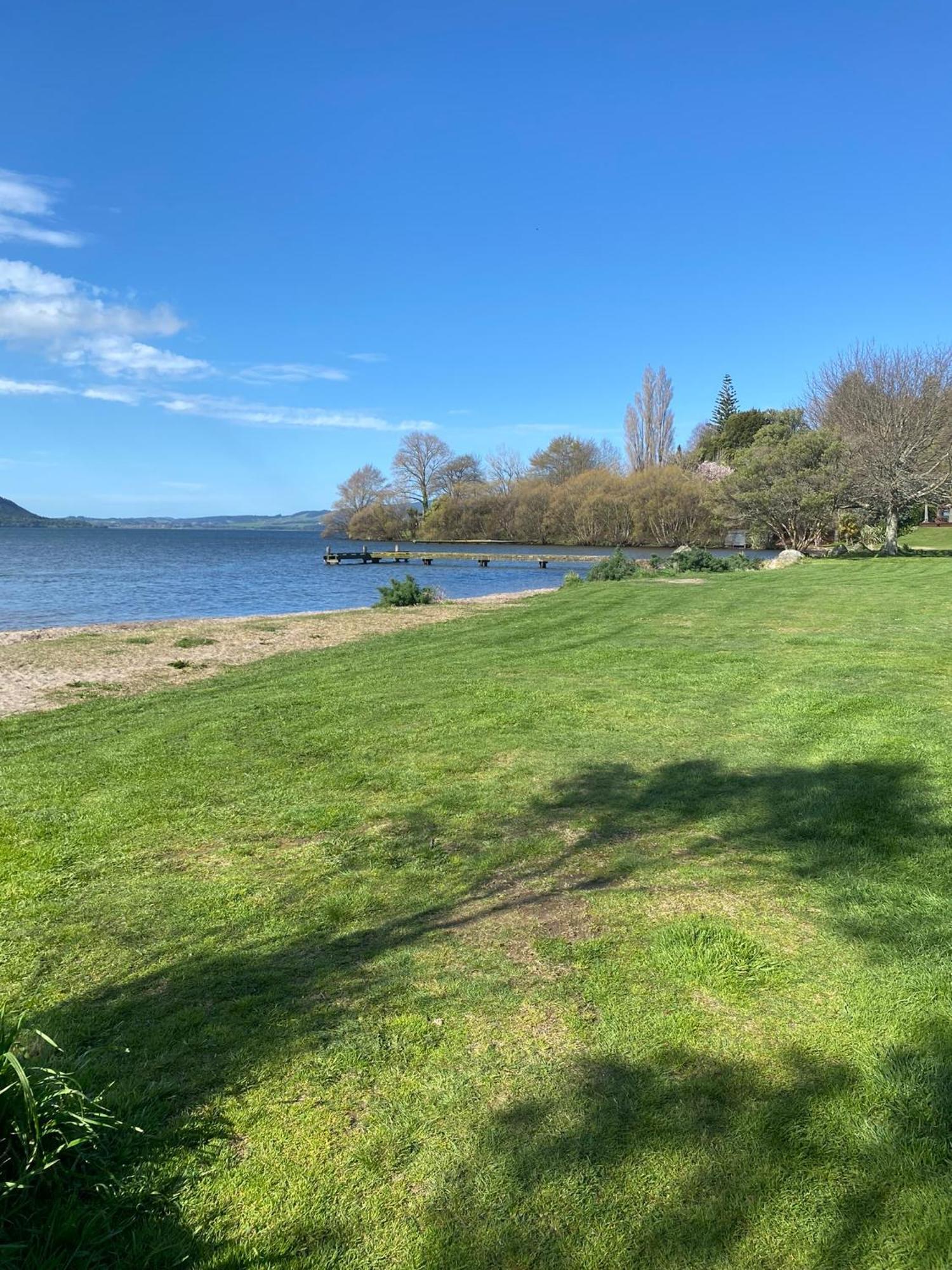 Zodiac Bay Lake Retreat Роторуа Экстерьер фото